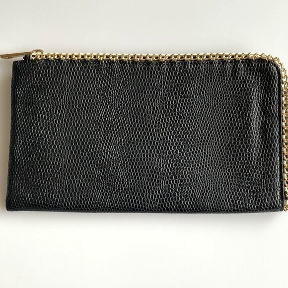 BLACK FAUX  SNAKE SKIN CLUTCH PURSE WITH CHIAN DETAIL - Picture 1 of 9